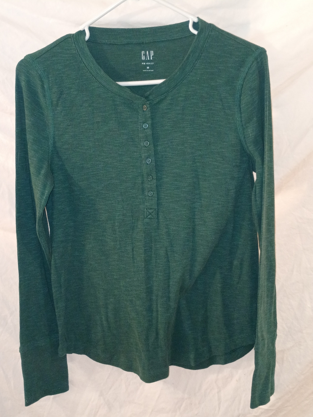 GAP Women's Medium Emerald Green Long Sleeve Ribbed Henley Top